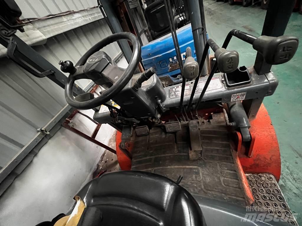 Heli CPCD 30 Dieselmotviktstruckar