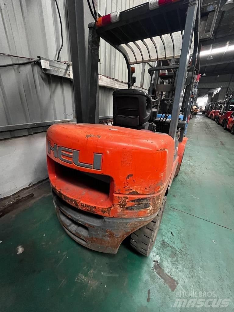 Heli CPCD 30 Dieselmotviktstruckar