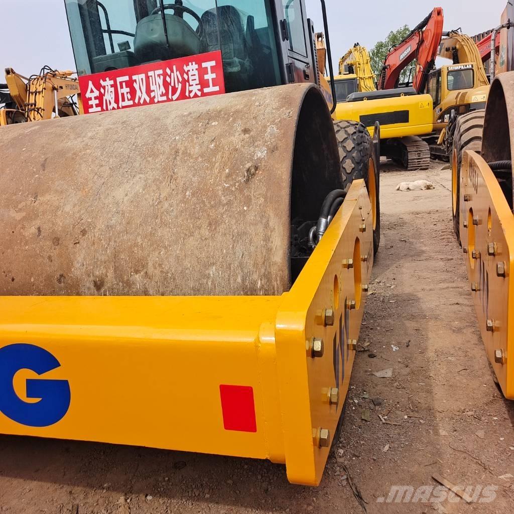 XCMG XS 143J Bandgrävare