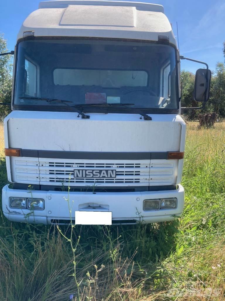 Nissan CAMPER L70 Husbilar och husvagnar