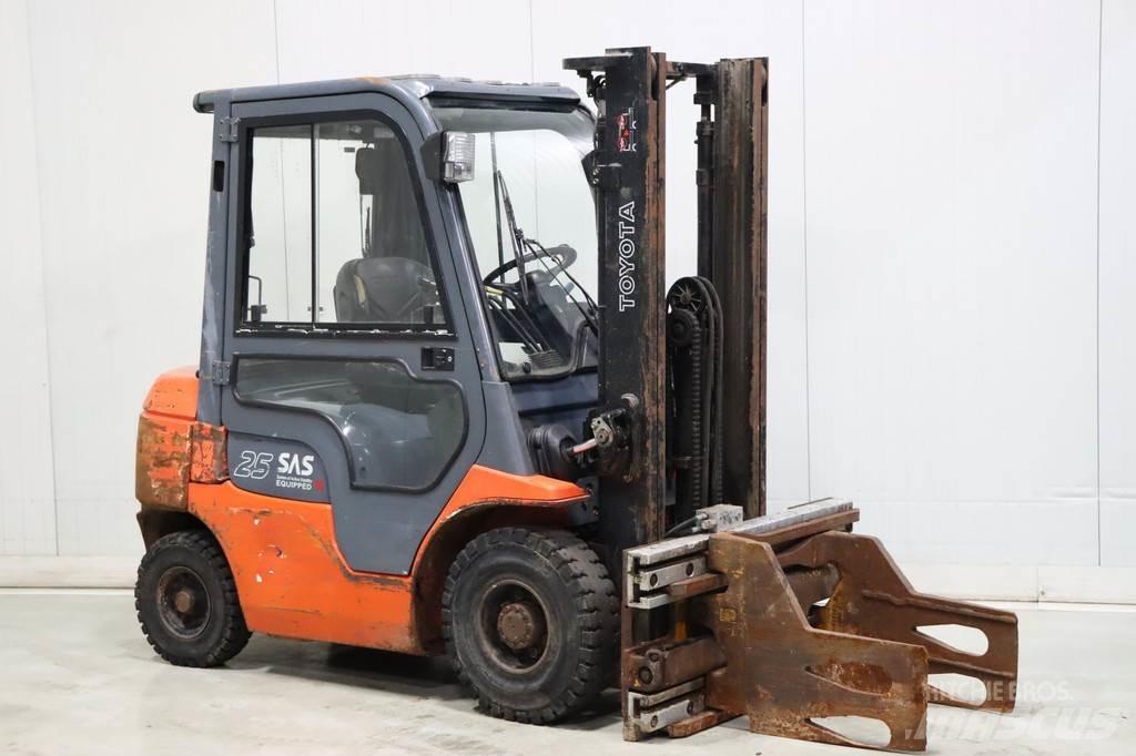 Toyota 62-7FDF25 Dieselmotviktstruckar