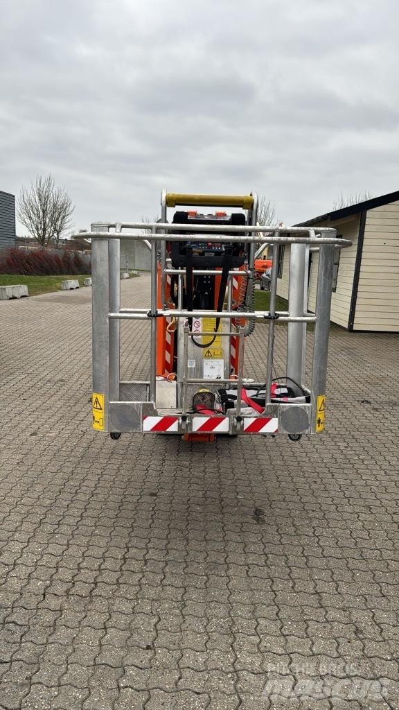 JLG X 20 J Plus Bomliftar