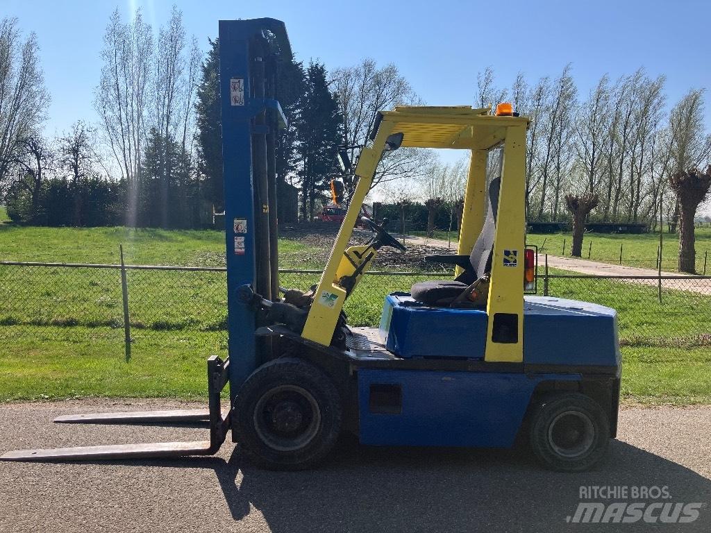 Nissan Heftruck Dieselmotviktstruckar