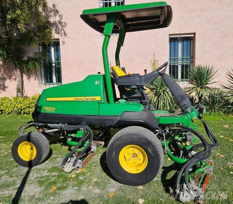 John Deere 7500 A Fairway-gräsklippare