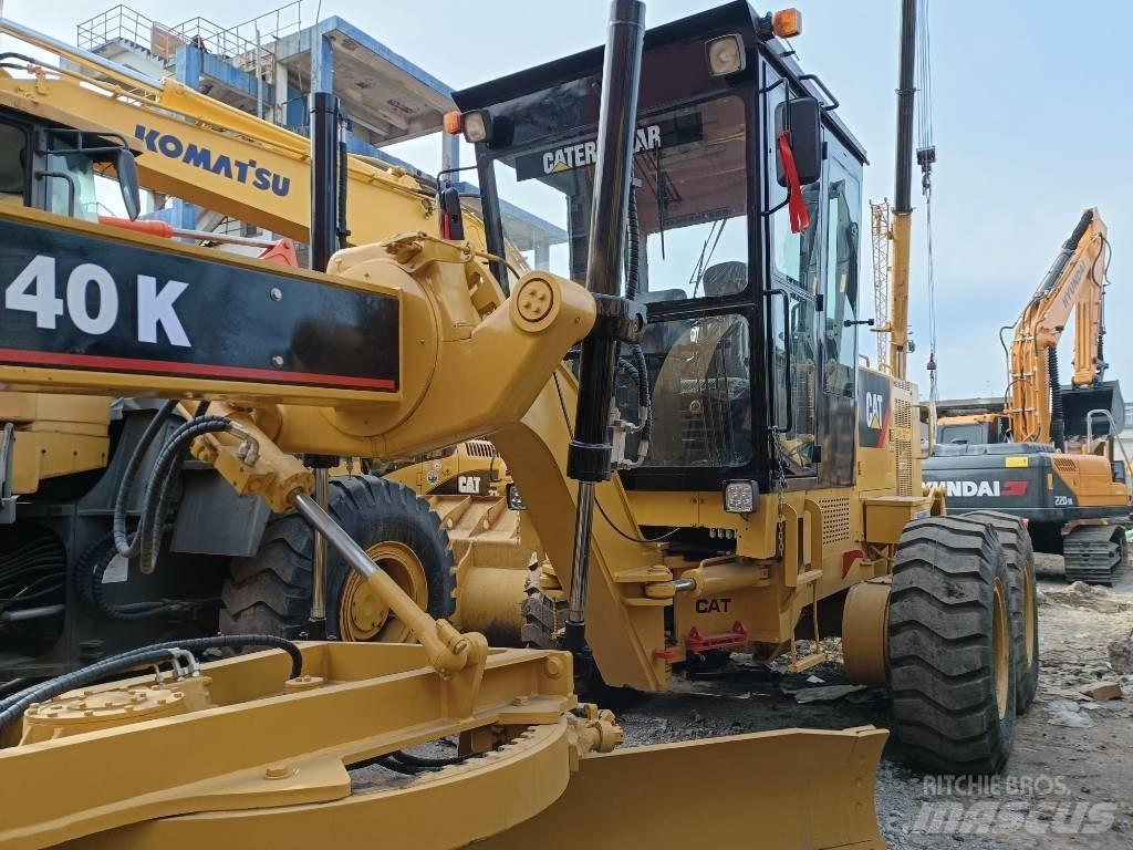 CAT 140K Väghyvlar