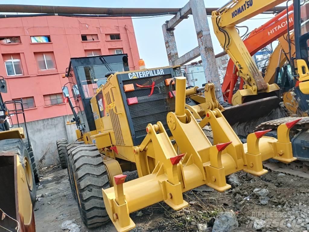 CAT 140K Väghyvlar