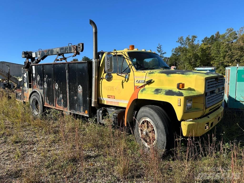 Ford F700 Plogbilar