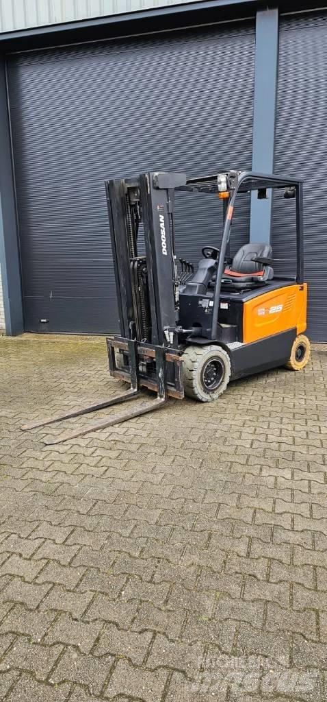 Doosan B 25 X-7 Elmotviktstruckar