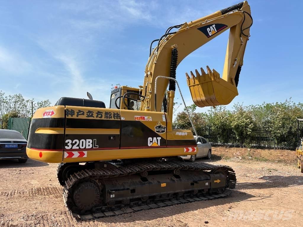 CAT 320 B L Bandgrävare