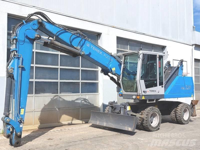 Fuchs MHL 320 D Avfalls / industri hantering