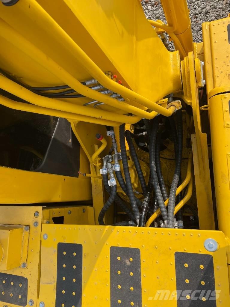 Komatsu PC 200-8 Bandgrävare