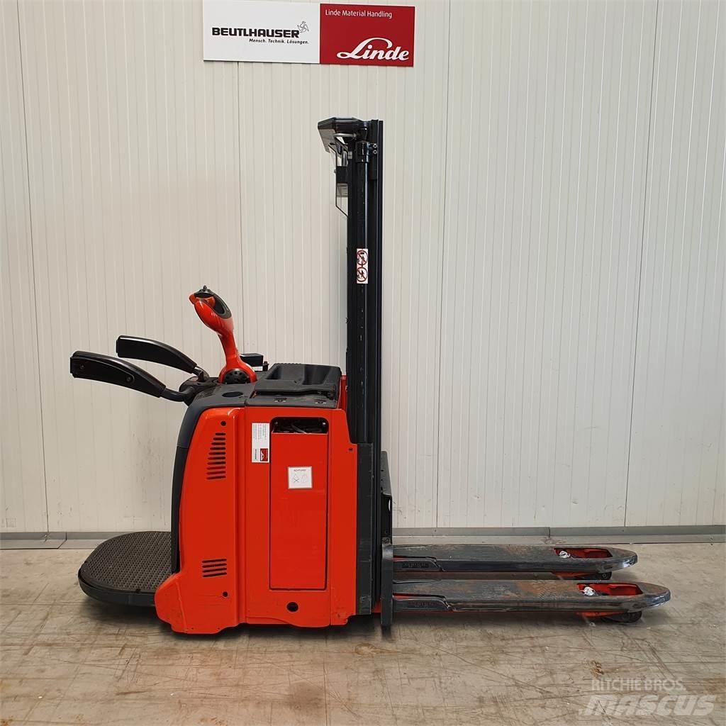 Linde D12AP Staplare-led