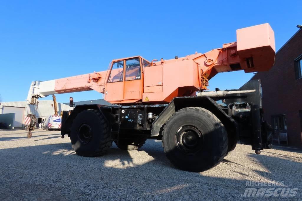 Liebherr LTL 1060 Terrängkranar (Grov terräng)