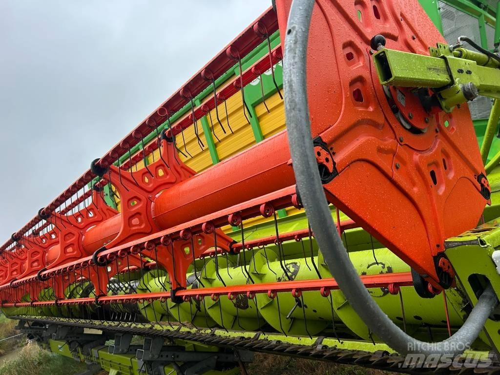 CLAAS Lexion 670 4x4 Skördetröskor
