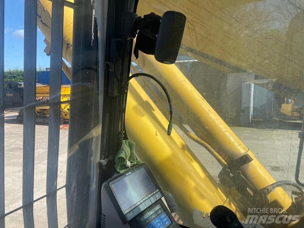 Komatsu PC490LC -10 Bandgrävare