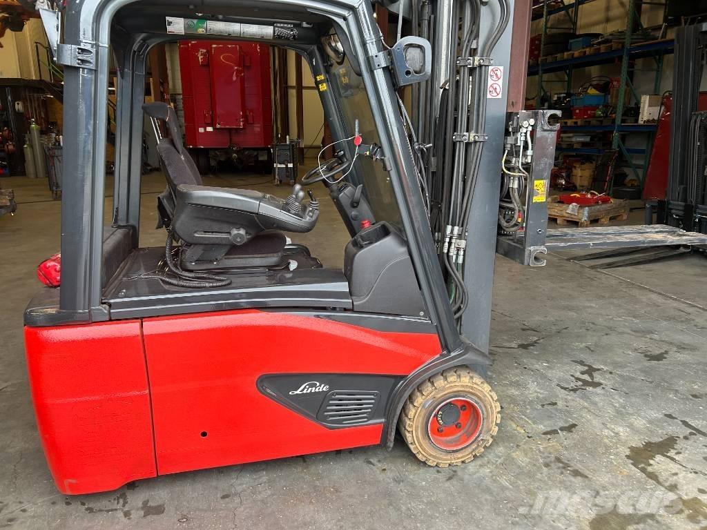 Linde e18l-02 Elmotviktstruckar