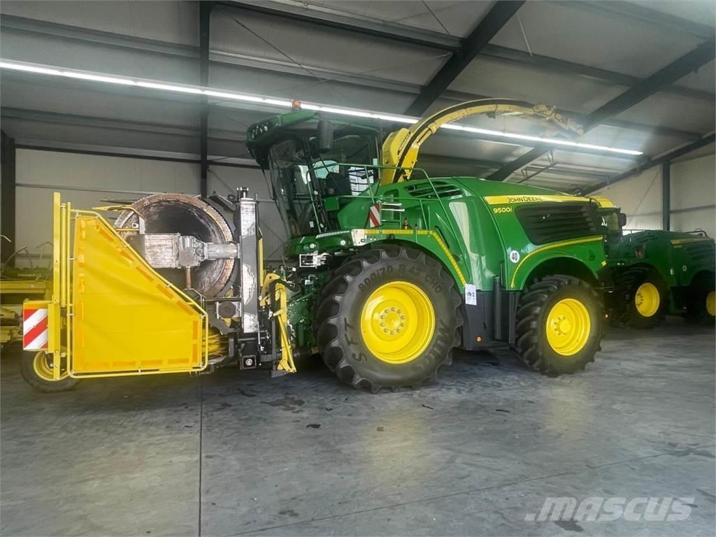John Deere 8200i Självgående fälthackar