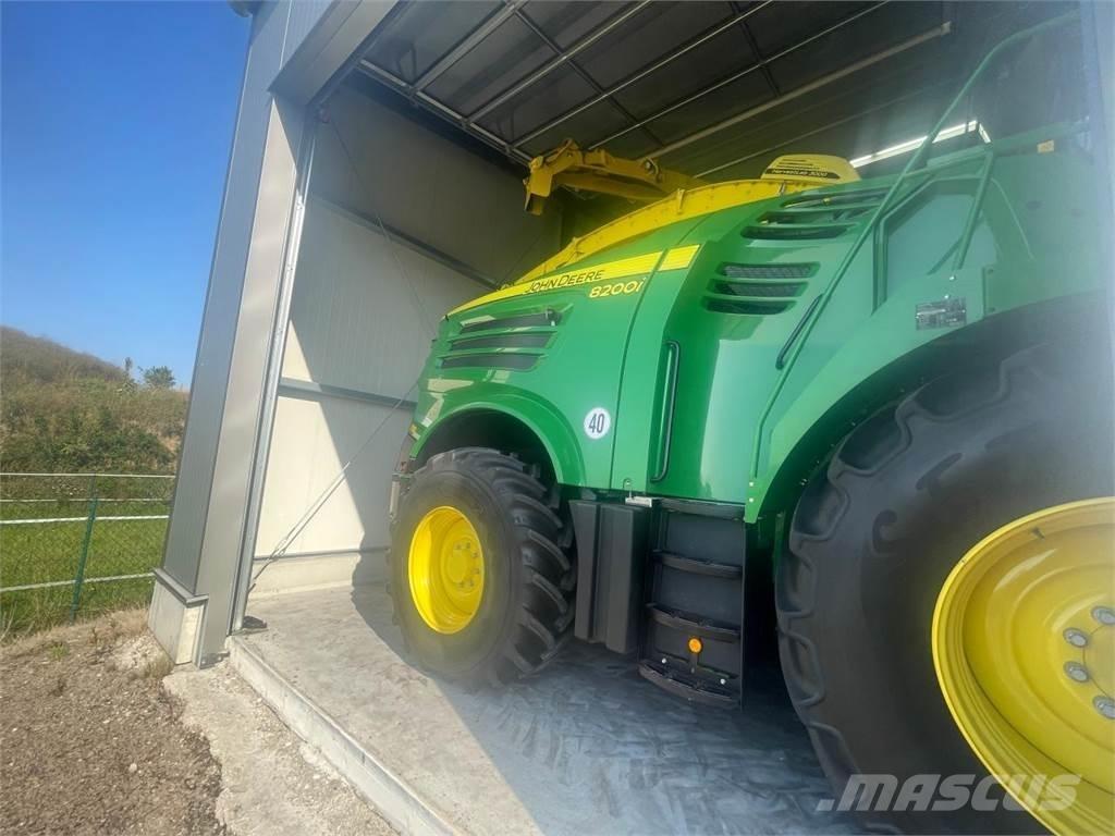 John Deere 8200i Självgående fälthackar