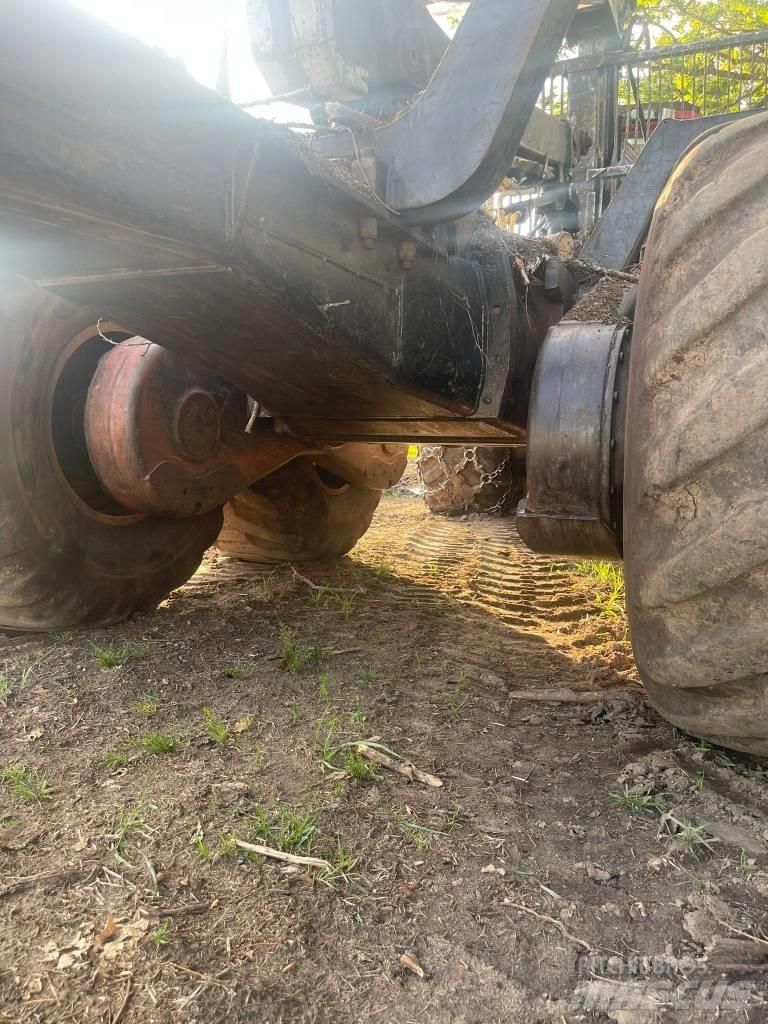 Valmet 890,2 Skotare