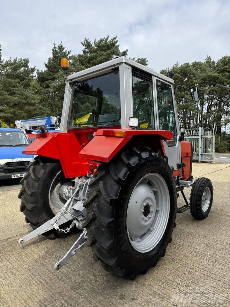 Massey Ferguson 690 Traktorer