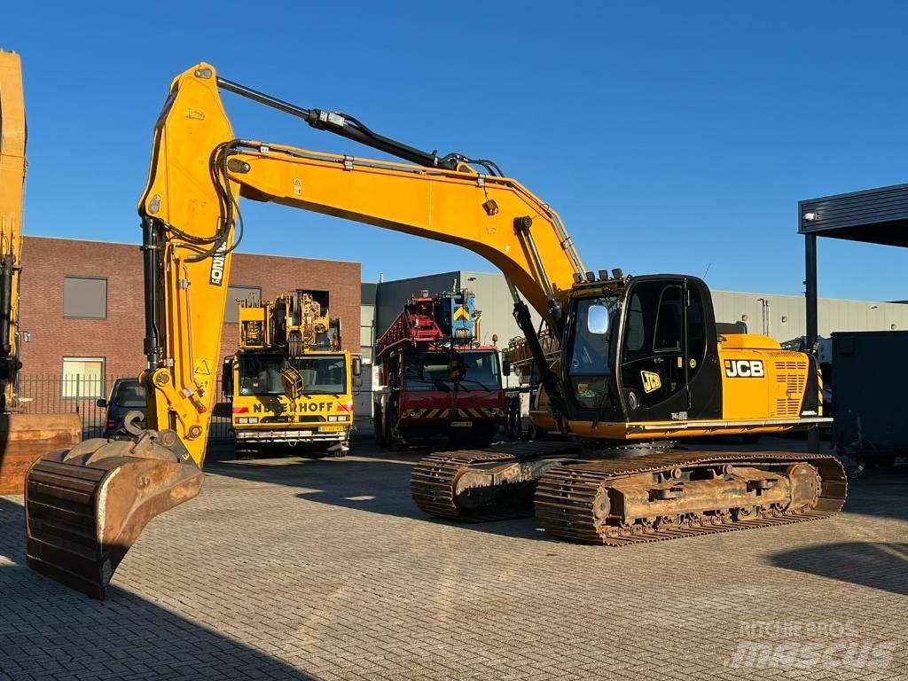 JCB JS 220 LC Bandgrävare
