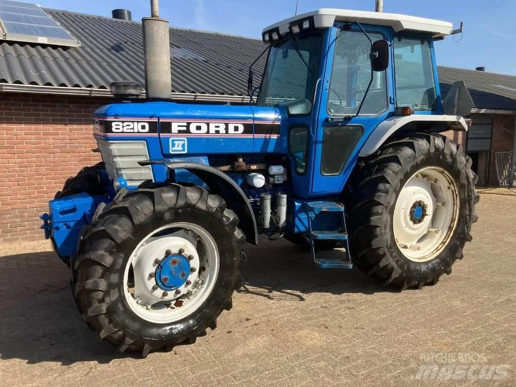 Ford 8210 gen 2 Traktorer