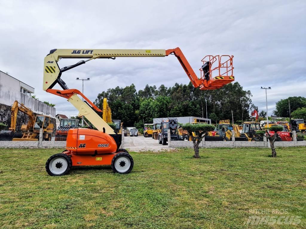 JLG 600 AJ Bomliftar