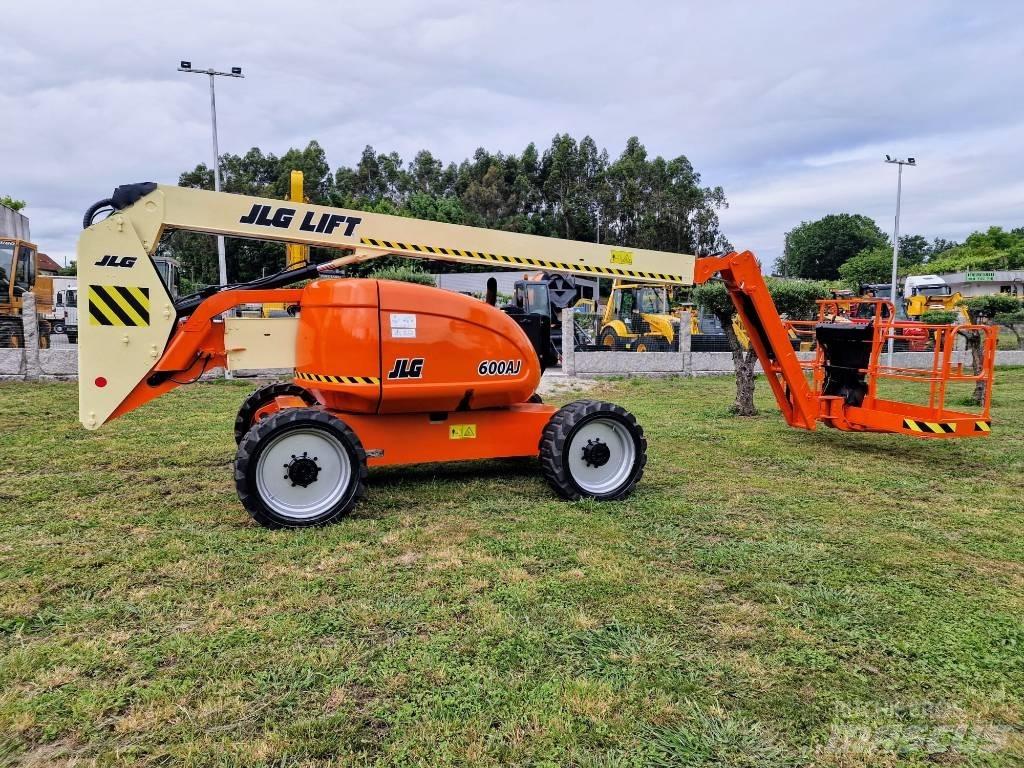JLG 600 AJ Bomliftar