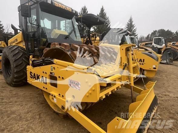 Sakai SV544T Envalsvältar