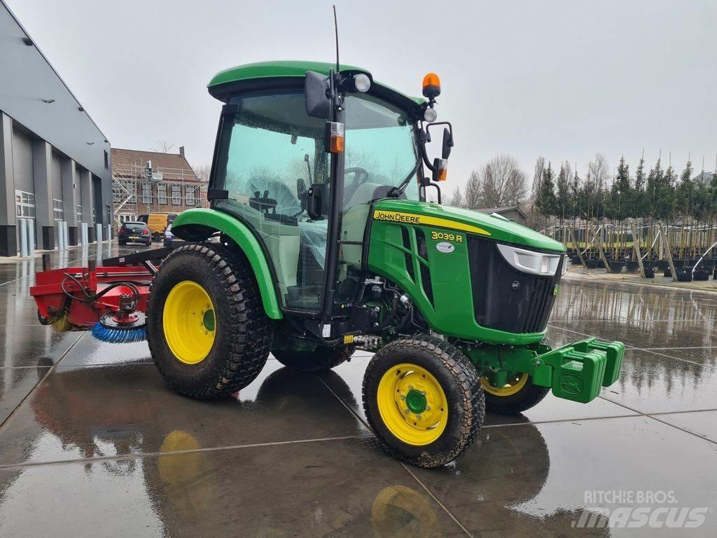 John Deere 3039R Traktorer