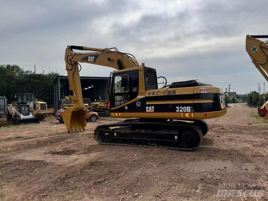 CAT 320 B L Bandgrävare