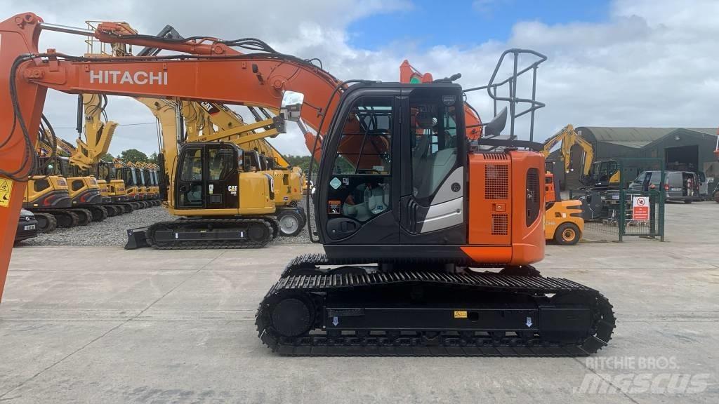 Hitachi ZX 135 US-6 Bandgrävare