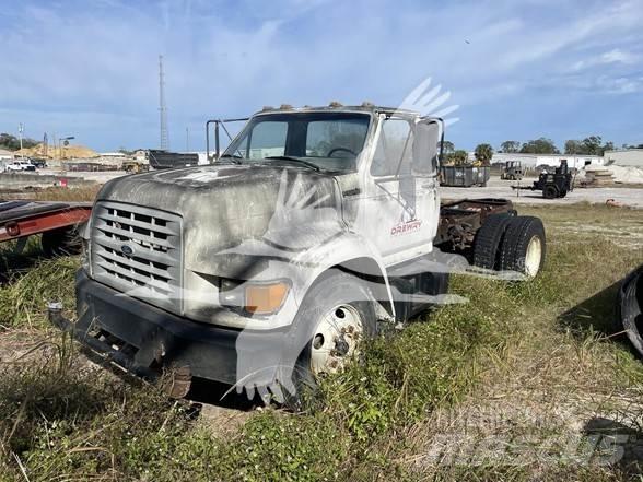 Ford F800 Chassier