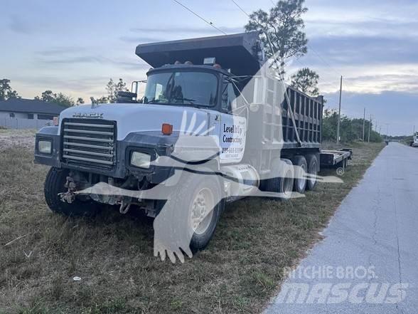 Mack RD688S Tippbilar