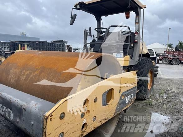 Volvo SD115B Envalsvältar