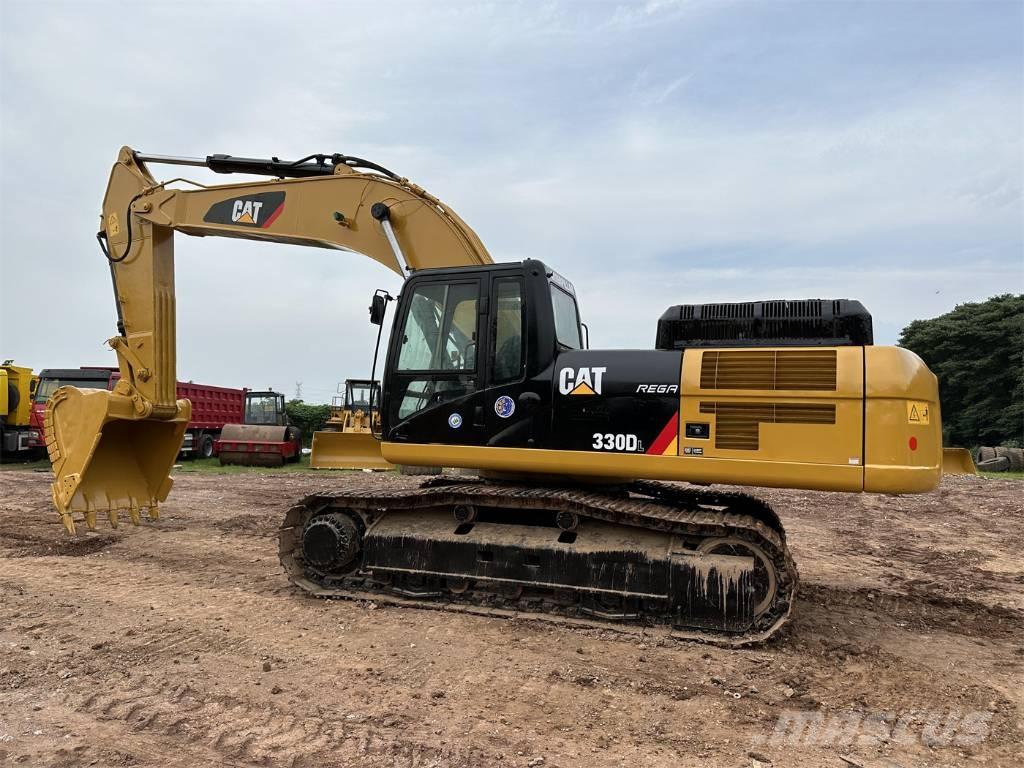 CAT 330 D L Bandgrävare
