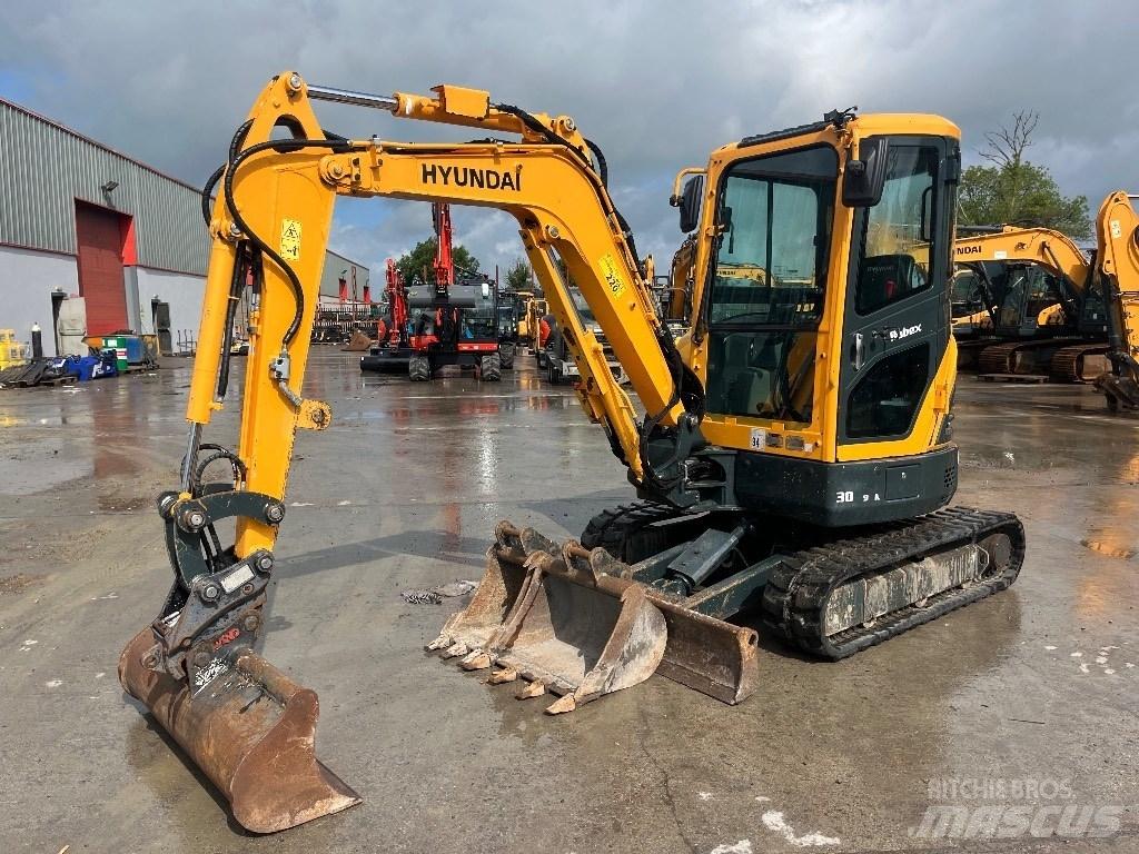 Hyundai R30 Z-9AK Minigrävare < 7t