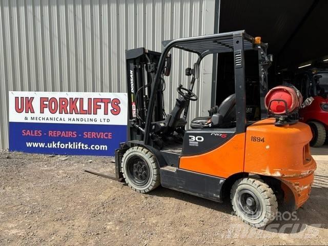Doosan G 30 E-5 Gasolmotviktstruckar
