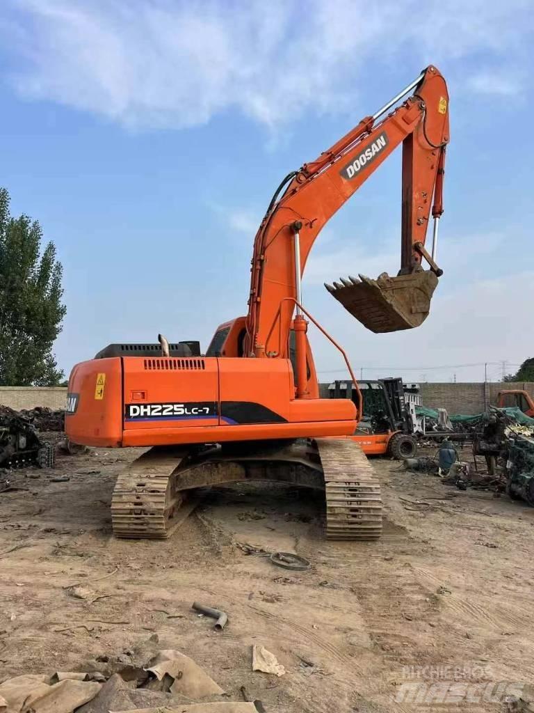 Doosan DH 225 LC-7 Bandgrävare