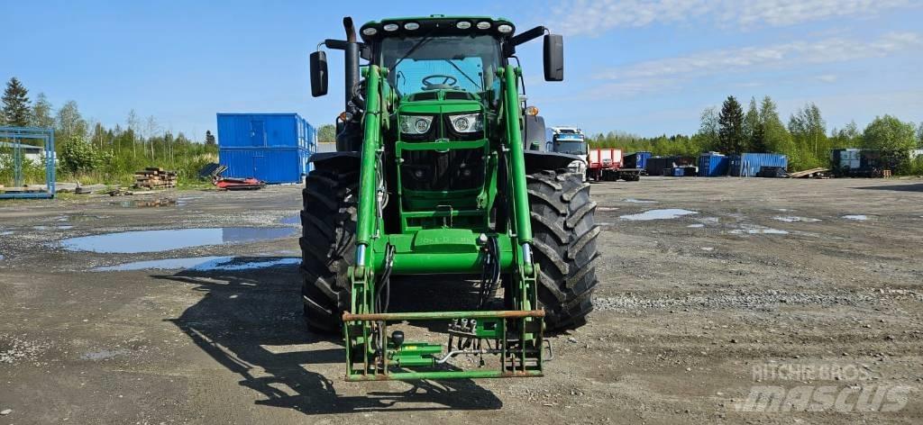 John Deere 6215R Traktorer