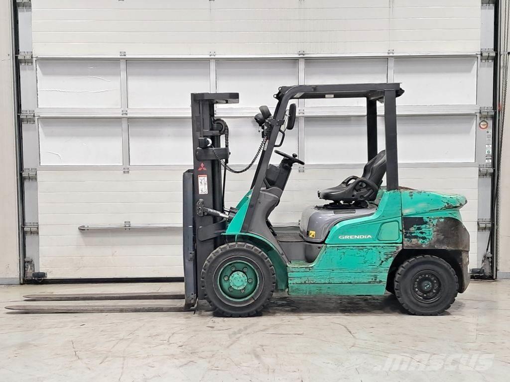 Mitsubishi FD30NT Dieselmotviktstruckar