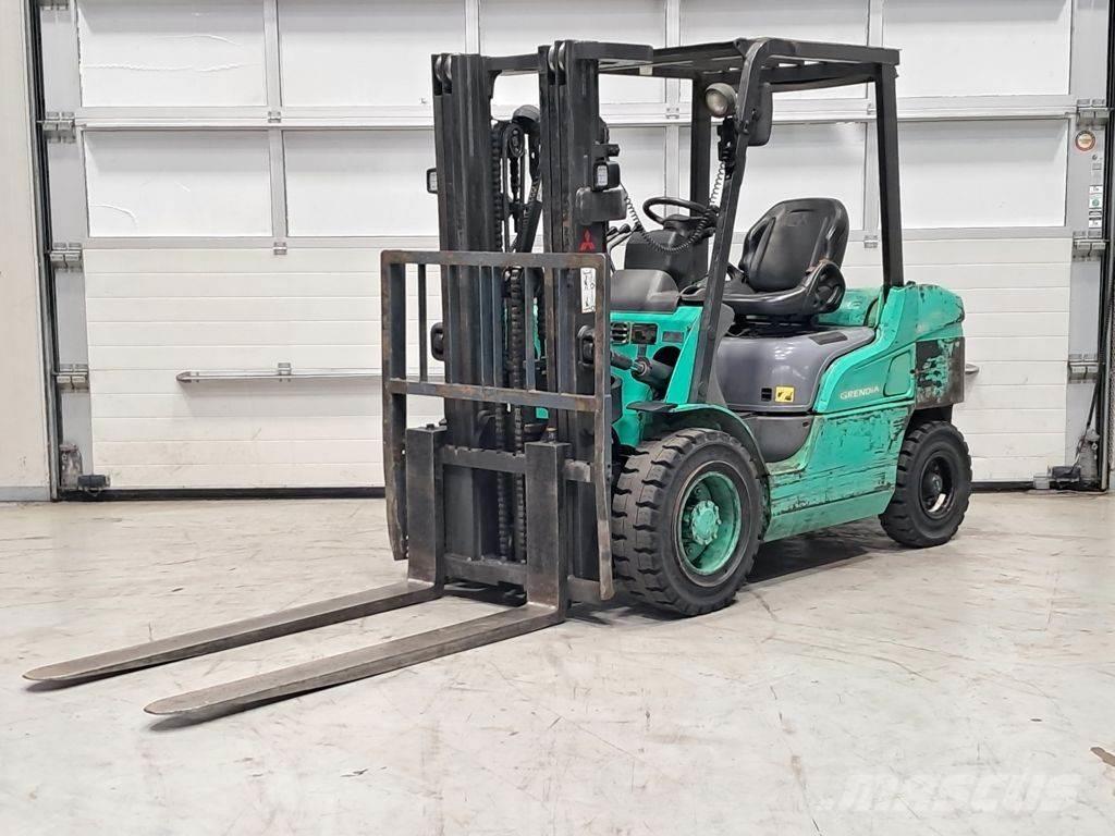 Mitsubishi FD30NT Dieselmotviktstruckar