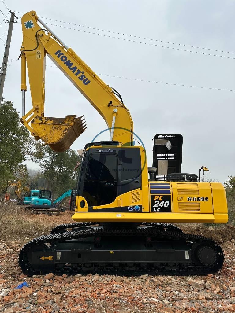 Komatsu PC 240-8 Bandgrävare