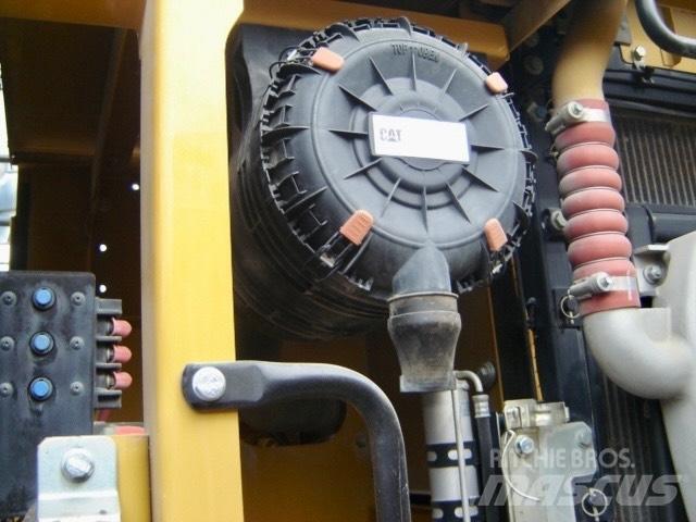 CAT 320 E Bandgrävare