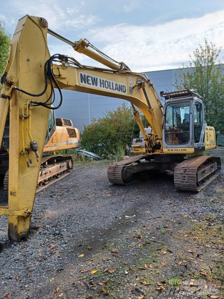 New Holland E 215 B Bandgrävare