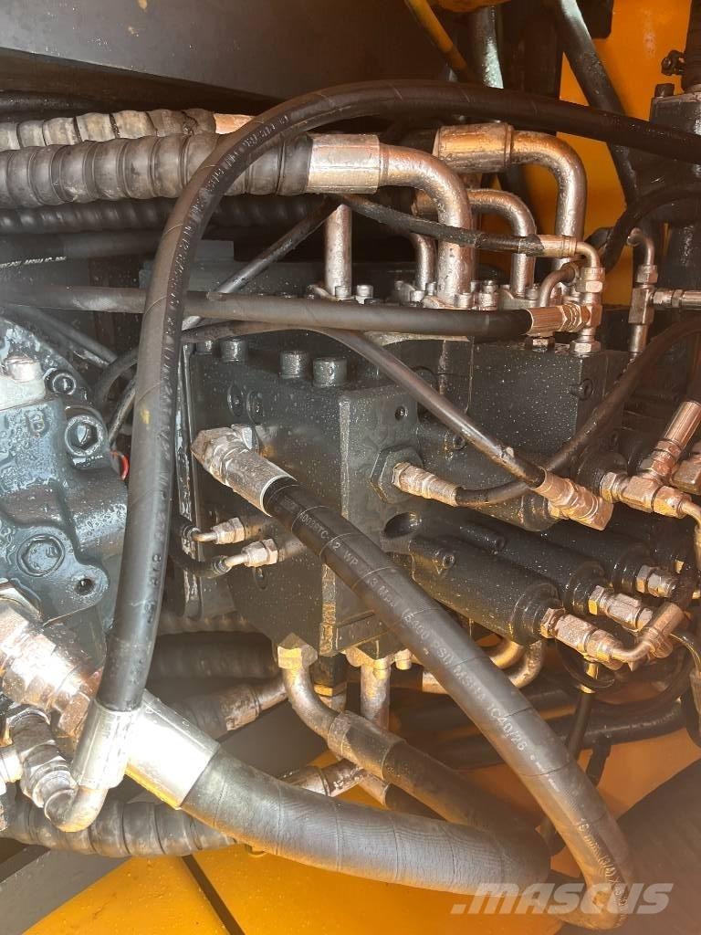 Hyundai 220LC-9S Bandgrävare