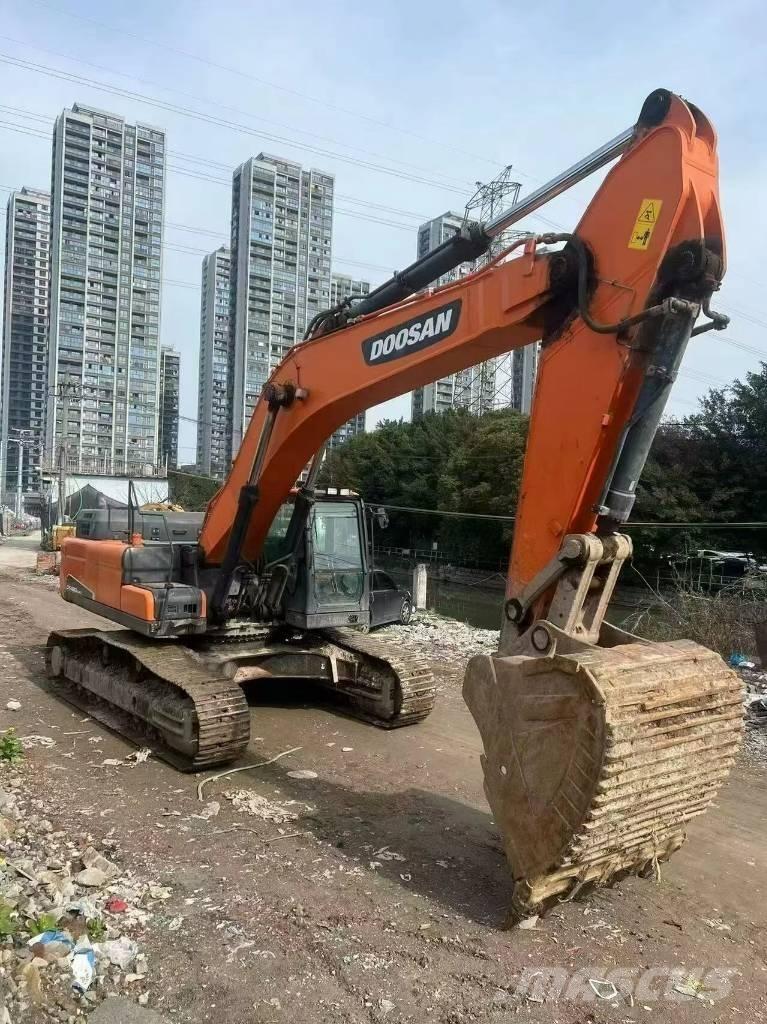 Doosan DX420LC Bandgrävare