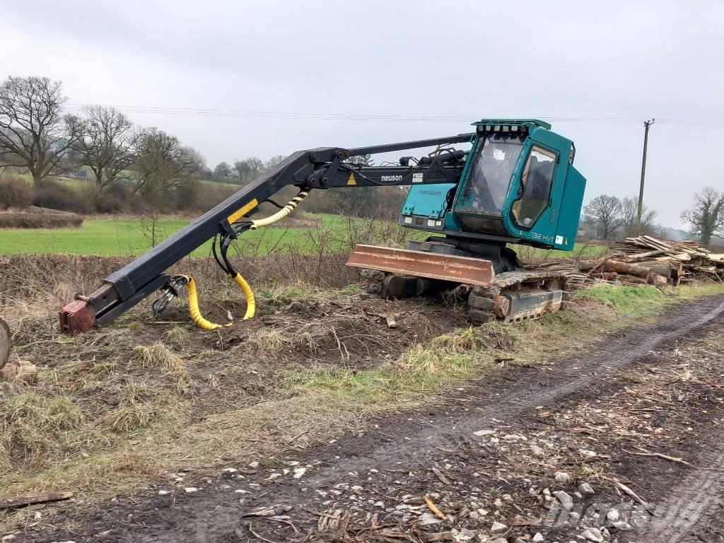 Neuson 132 HV T Skördare
