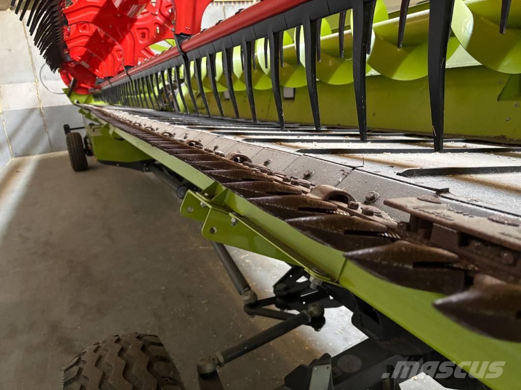 CLAAS LEXION 8800 TT Skördetröskor