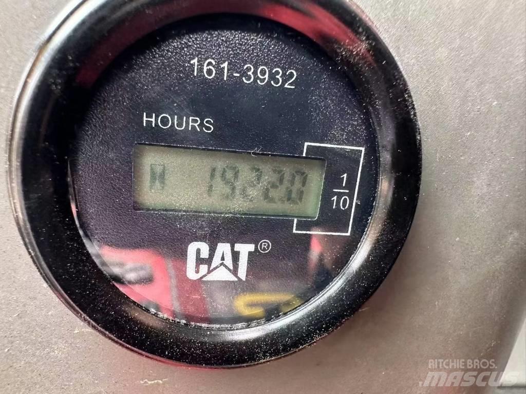 CAT 320 D Bandgrävare